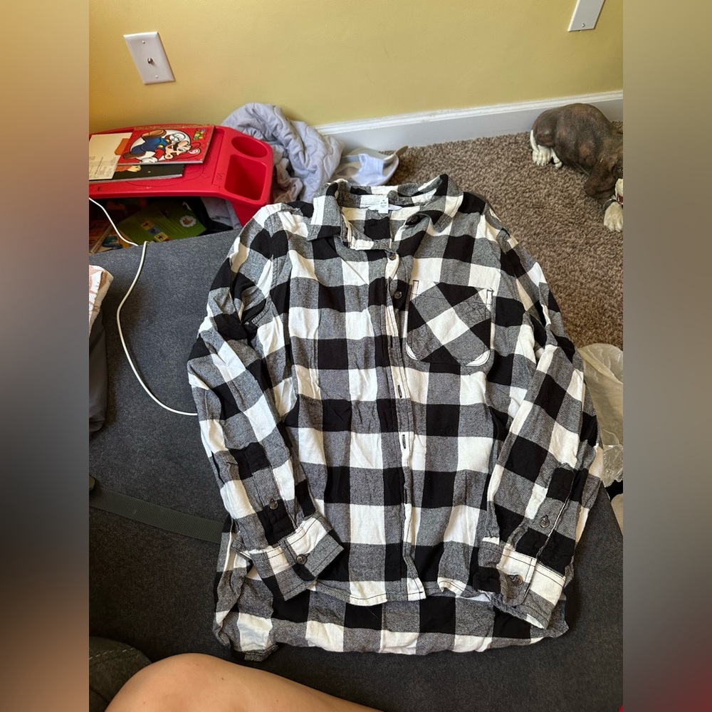 Time and Tru Black and White Plaid Button-Up Shirt